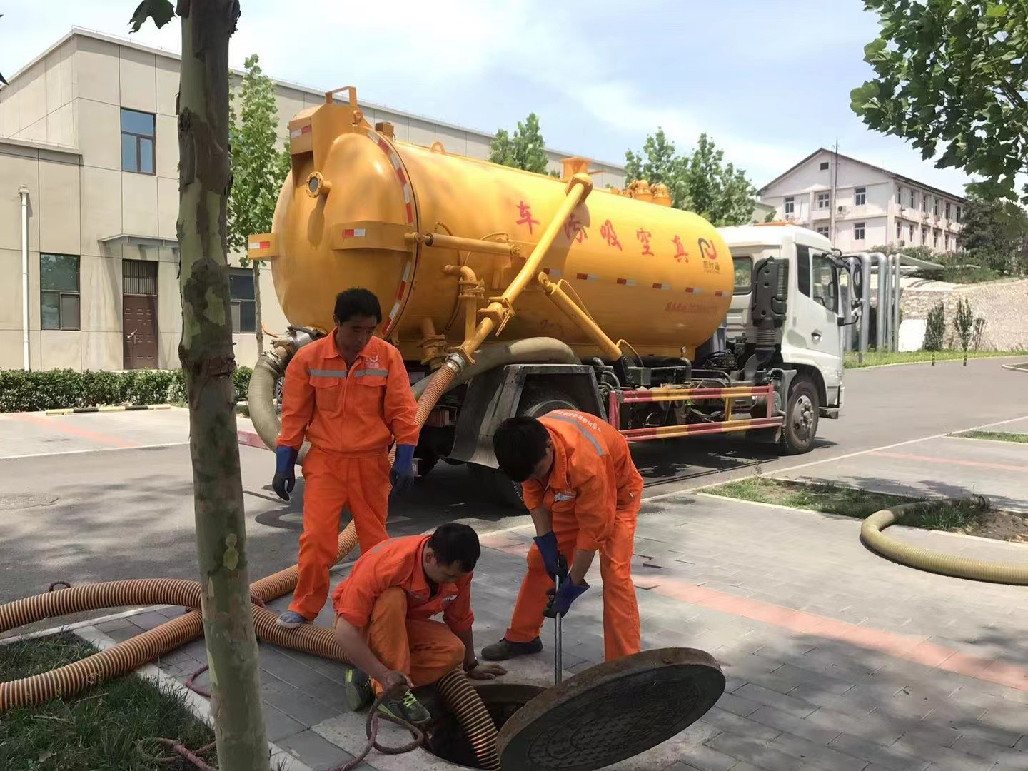 泗洪化粪池清理与5-8吨吸粪车施工效率分析